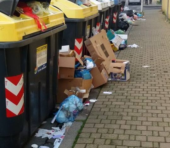 ALESSANDRIA COME SCAMPIA CON FARMACI TRA L’IMMONDIZIA PER STRADA