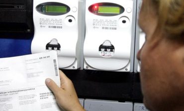 ELETTRICITÀ: IL TAR SOSPENDE I RINCARI, L'AUTHORITY FA RICORSO