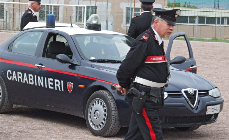 Era agli arresti domiciliari ma passeggiava per la città