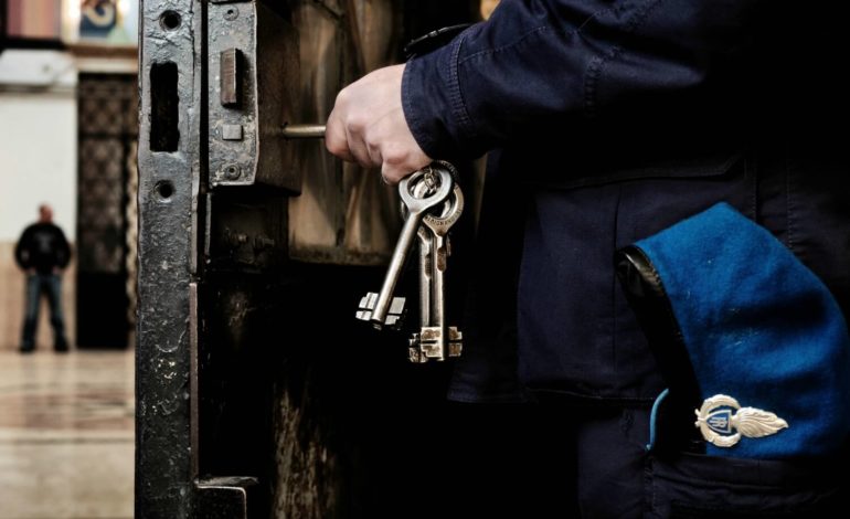 Suicida in carcere a tre giorni dall’arresto l’allenatore di calcio giovanile accusato di pedofilia