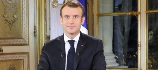 “La collera dei gilet gialli è giusta”: il mea culpa di Macron