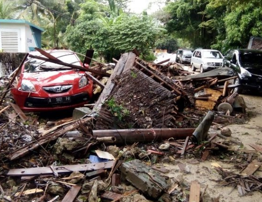 Tsunami in Indonesia: l’onda anomala fa strage a un concerto rock