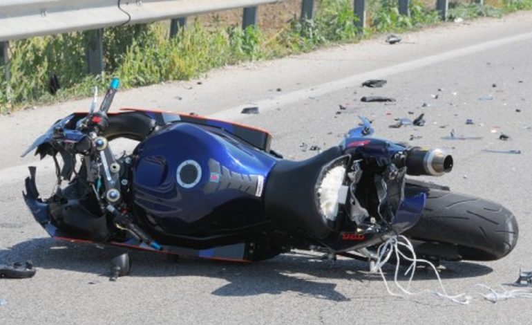 Tre incidenti stradali causati da motociclisti: un morto e tre feriti