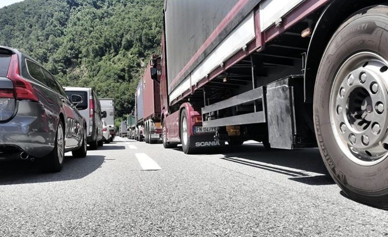 Riaperto il tratto della A7 tra Vignole Borbera e Serravalle Scrivia chiuso stamane per un camion ribaltato