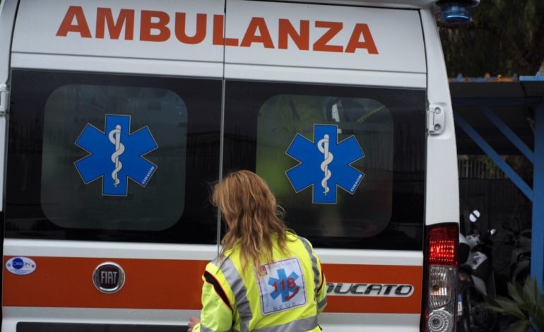 Scontro tra due auto a Quattordio, quattro feriti fra cui una bambina di sei anni