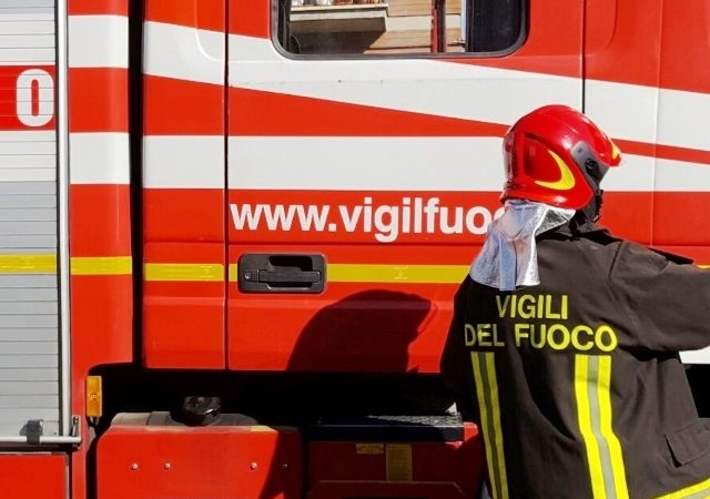 Rogo in un’abitazione nel Torinese: morta una donna per le esalazioni