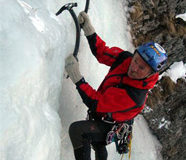 Alpinista cade da cascata di ghiaccio: gravissimo