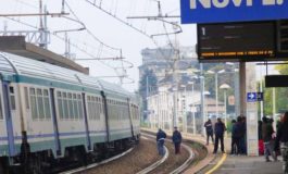 Donna si getta sotto un treno a Novi Ligure all'altezza dell'ex Ilva