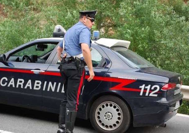 Disoccupato di 32 anni per avere soldi picchiava i genitori che lo hanno denunciato