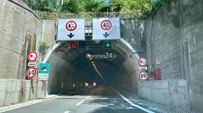 L’autostrada A7 Milano-Serravalle chiude fino al 25 agosto per i cantieri nella galleria Monte Galletto