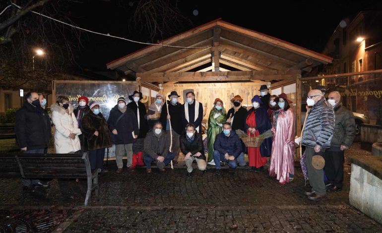 Da Movimento Cristiano Lavoratori: la statua del Bambino di Betlemme, Gesù, sarà collocata nel Presepe da Monsignor Ivo Piccini