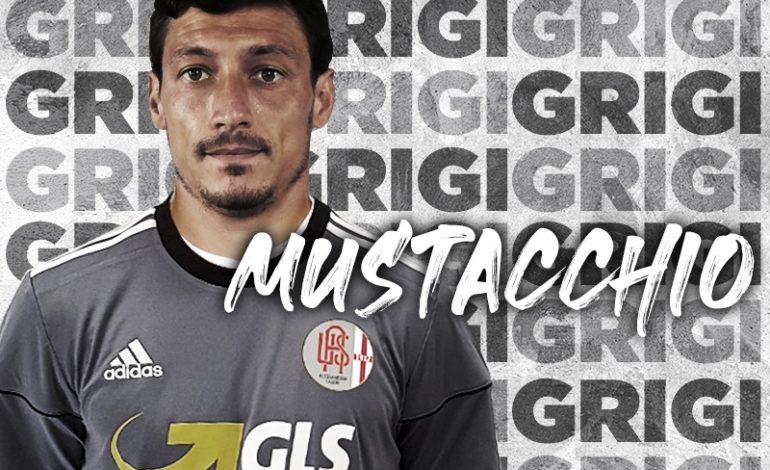 Grigi: ufficiale l’ingaggio del centrocampista ex Crotone Mattia Mustacchio