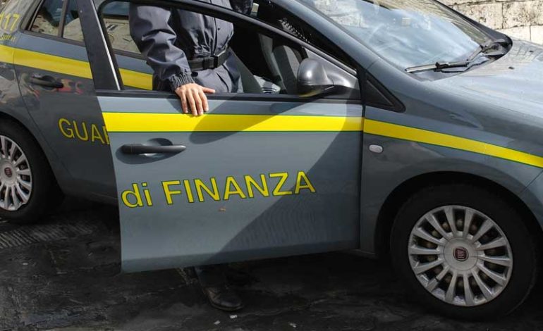 Commerciante astigiano denunciato perché vendeva mascherine prive dei requisiti di sicurezza