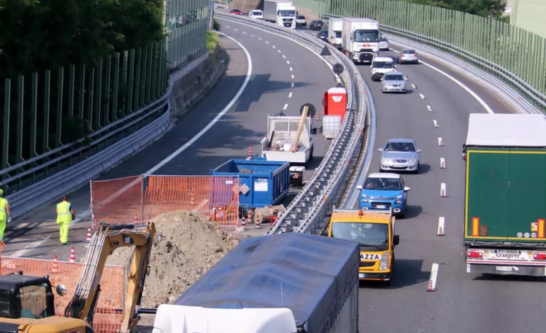 Continua il calvario delle autostrade liguri con code, incidenti e disagi