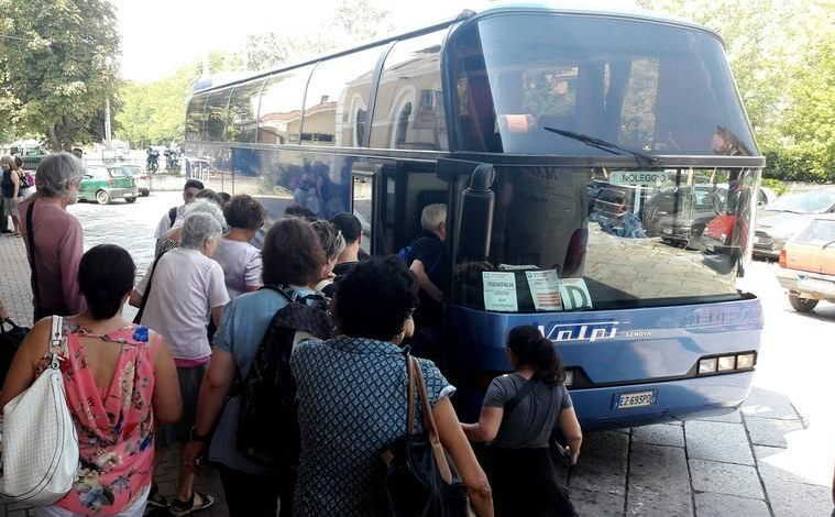 Disastro Liguria: treni fermi e autobus a zig-zag tra i cantieri, altrimenti, per andare a Genova da Acqui, bisogna passare da Novi