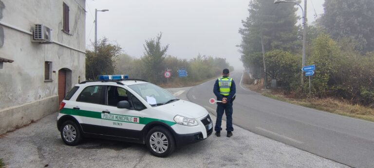 Controlli della Polizia Municipale al ponte di ferro di Valenza sull’ex strada statale 494