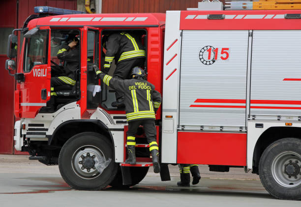 Va a fuoco una cantina evacuato uno stabile