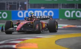 F1: una strategia vincente premia la Ferrari e Sainz