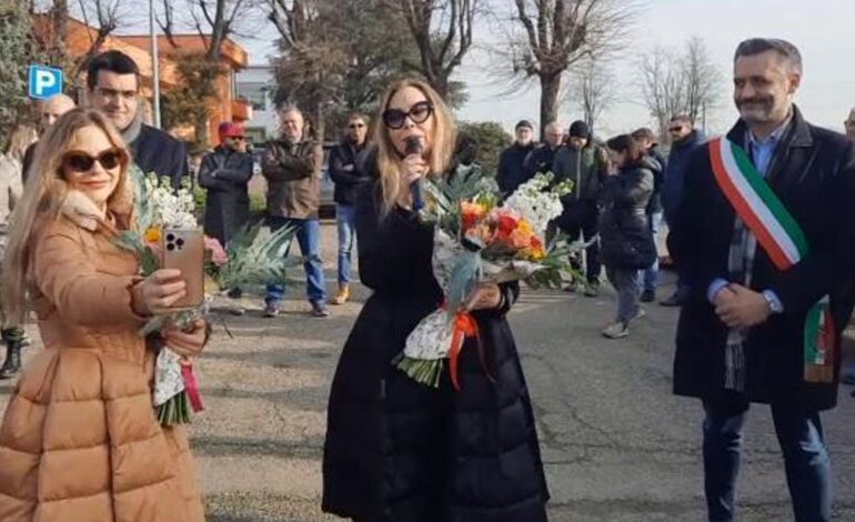 Ornella Muti fra i trattori come madrina degli agricoltori