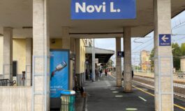 Bambina di nove anni parte da sola sul treno da Genova e scende a Novi