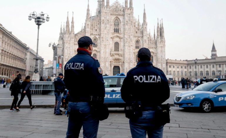 Marocchino approfitta della festa delle donne per palpeggiarle: arrestato