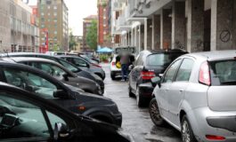 AGGREDISCONO UNA RAGAZZA, MOTOCICLISTA CATTURA LA COPPIA DI LADRI