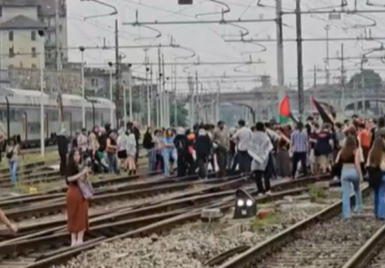 Corteo pro-Palestina a Torino blocca il traffico dei treni a Porta Nuova