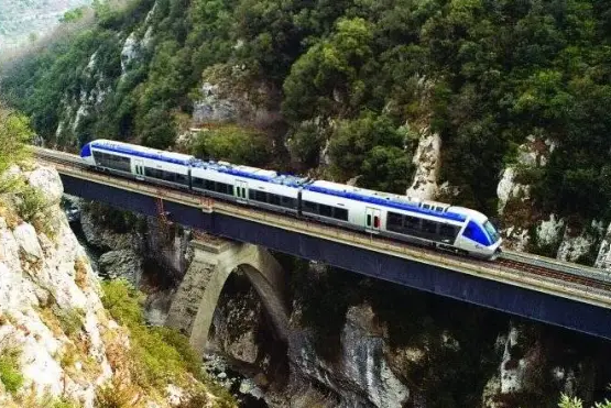 L’Italia è quasi isolata a Nord-Ovest: scioperi (francesi) e guasti paralizzano la ferrovia Cuneo-Ventimiglia