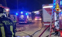 Incendio nella notte in un alloggio: un morto e un ferito grave